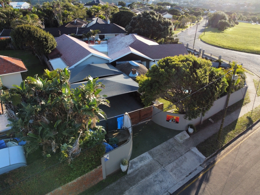 4 Bedroom Property for Sale in Nahoon Beach Eastern Cape
